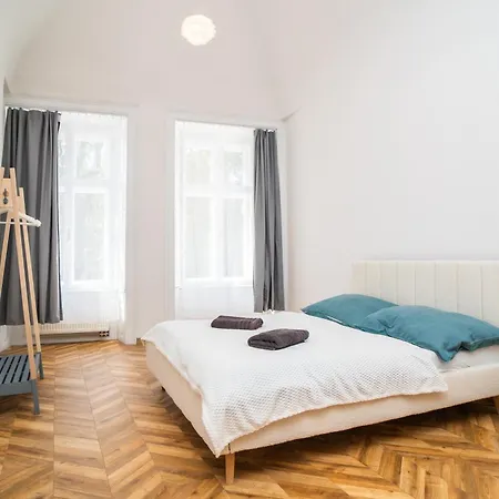 Luxapart I Beautiful Views With Breakfast דירה